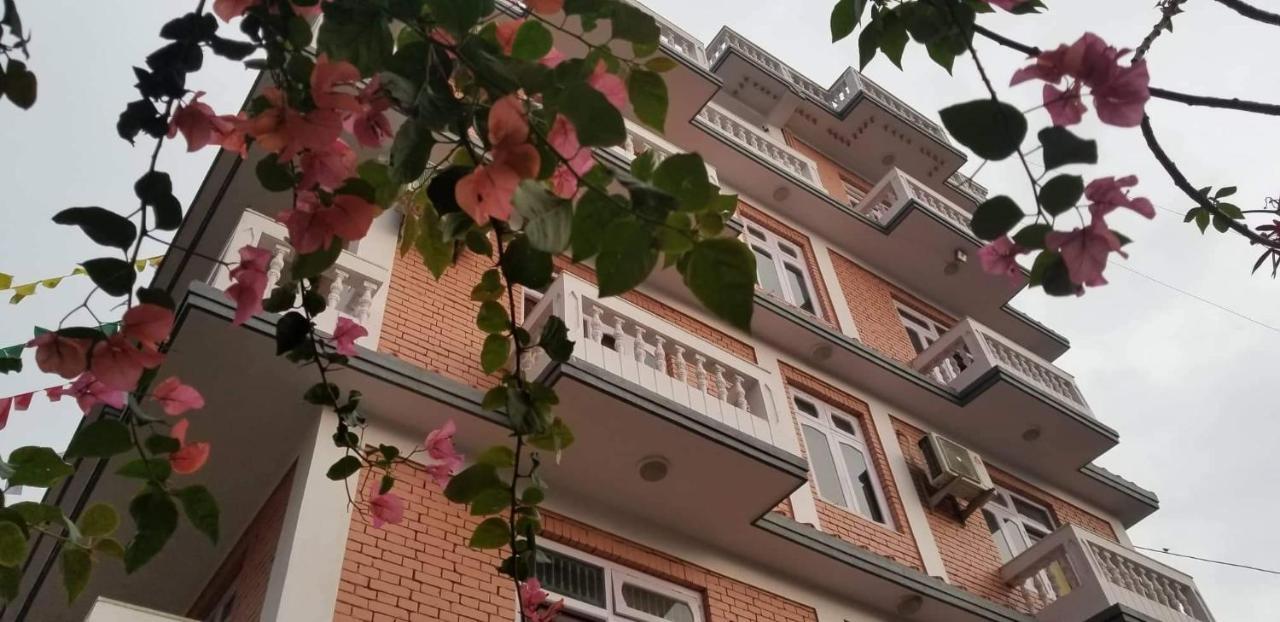 Cloud 9 Garden Catmandu Exterior foto